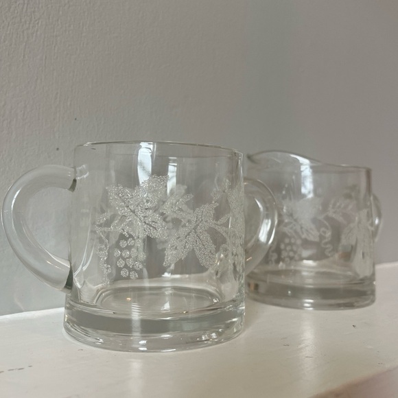 Bartlett Collins VTG 1940’s Frosted Grapevine Pattern Glass Sugar/Creamer Set - Picture 6 of 9